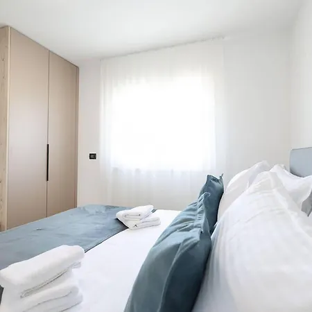 Apartament In With Wifi Privlaka (Zadar)